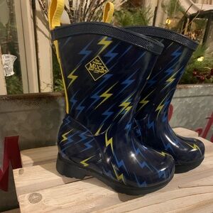Little Boys/Girls Muck Boots in Excellent New Condition!